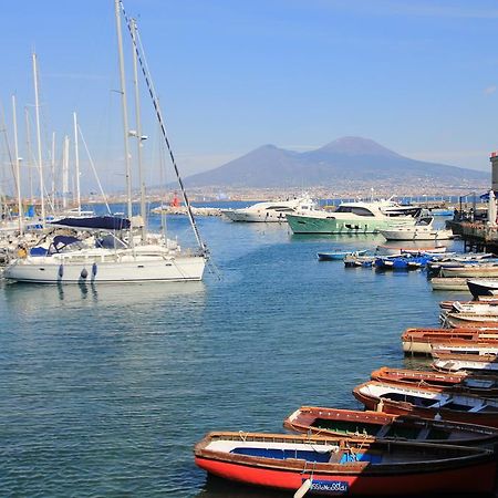 La Certosa Apartment Napoli Bagian luar foto